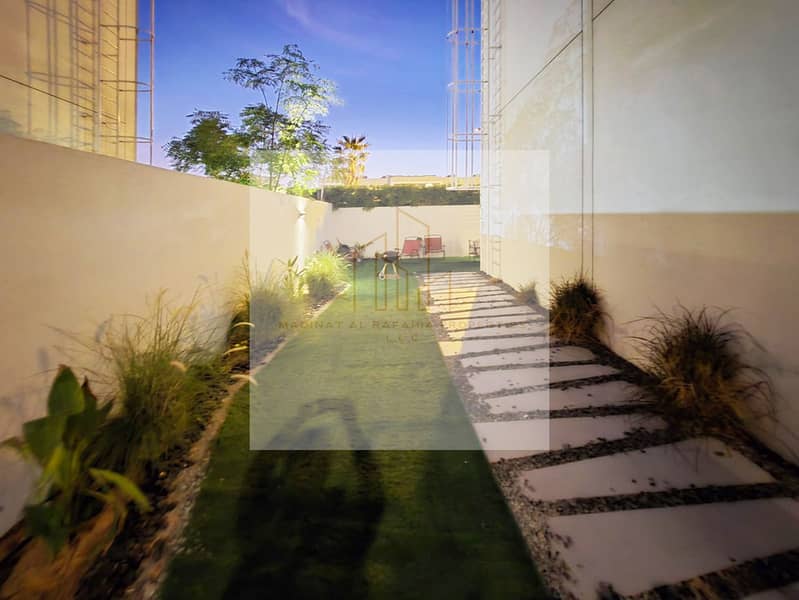 Spacious | Vacant | Single Row