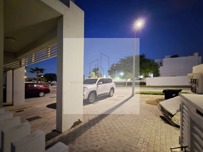 Spacious | Vacant | Single Row - Image 10