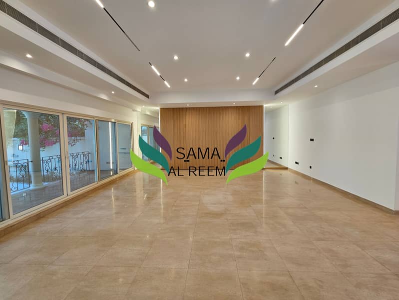 Refurbished | 5 Bed +Maid Villa | Jumeirah 3 | Garden