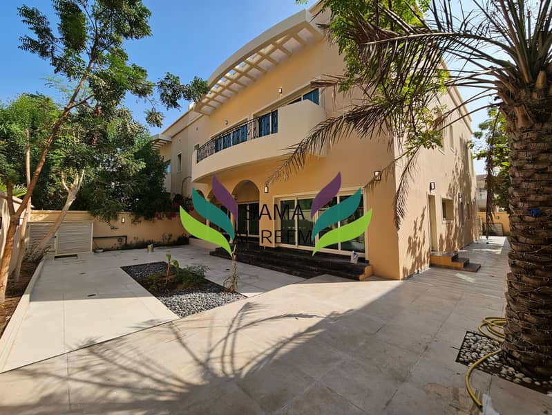 Refurbished | 5 Bed +Maid Villa | Jumeirah 3 | Garden