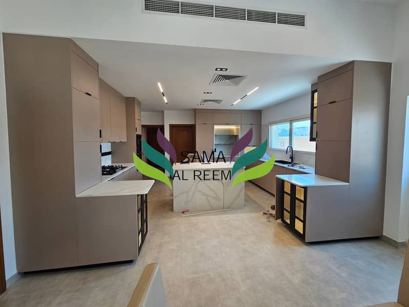 Refurbished | 5 Bed +Maid Villa | Jumeirah 3 | Garden - Image 6