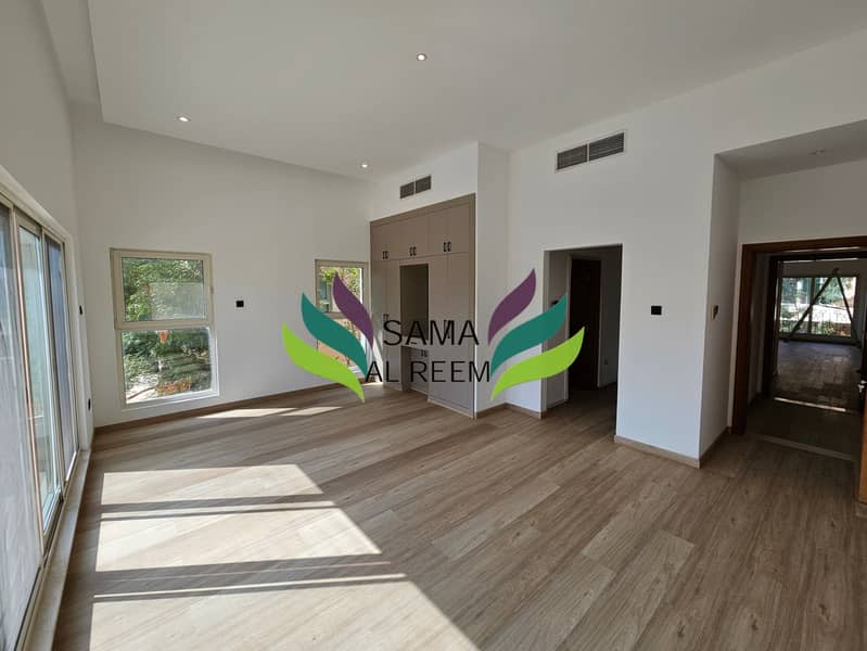 Refurbished | 5 Bed +Maid Villa | Jumeirah 3 | Garden - Image 11