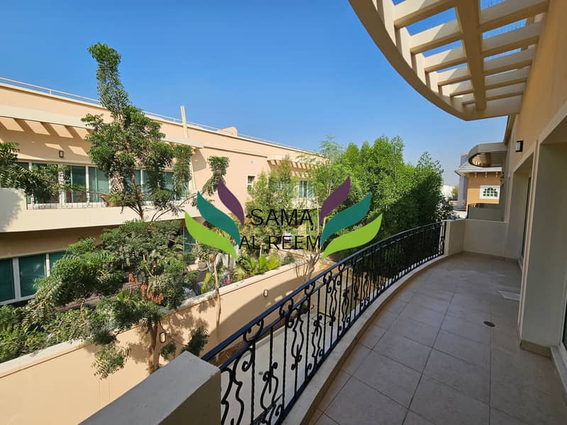 Refurbished | 5 Bed +Maid Villa | Jumeirah 3 | Garden - Image 19