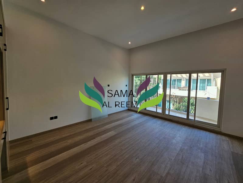 Refurbished | 5 Bed +Maid Villa | Jumeirah 3 | Garden - Image 22