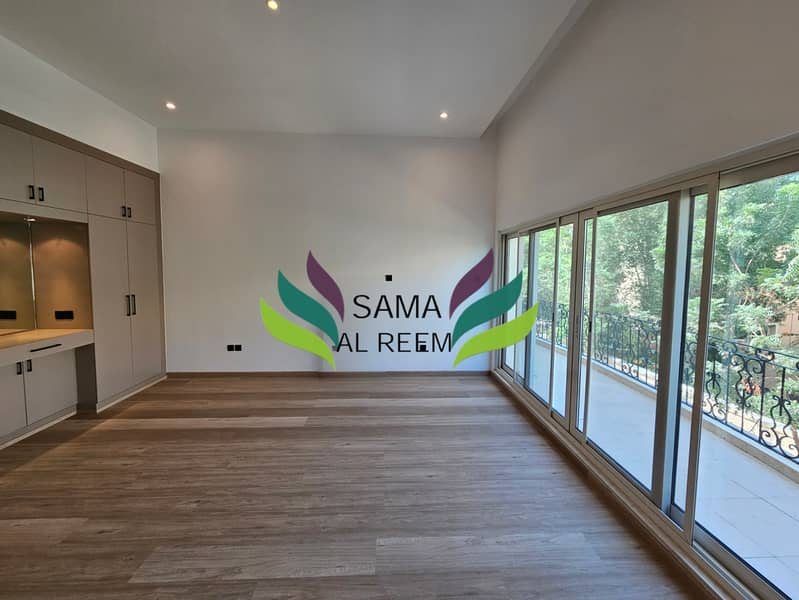 Refurbished | 5 Bed +Maid Villa | Jumeirah 3 | Garden - Image 24