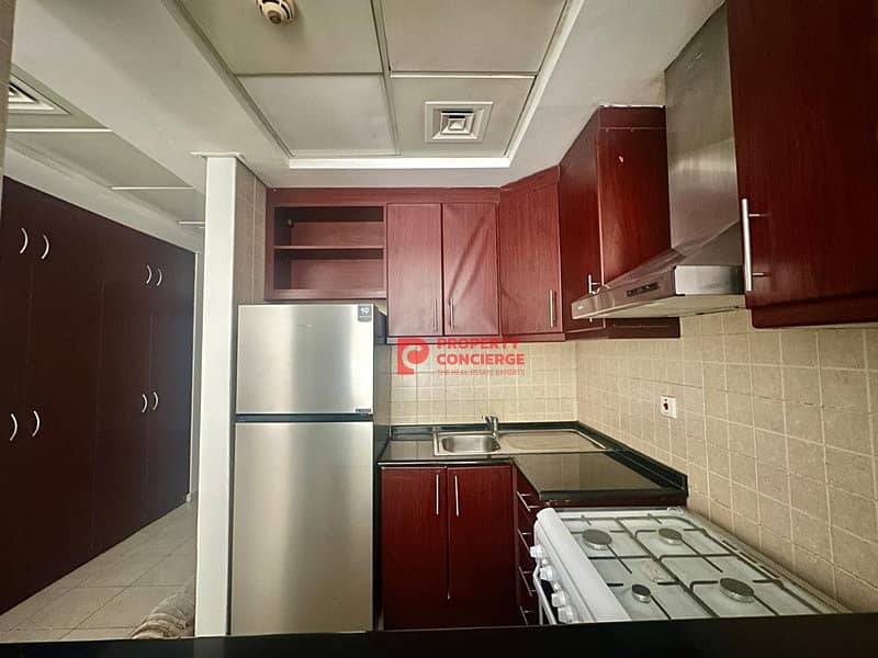 549 sqft I Balcony | 12 Cheques | Fully Furnished - Image 8