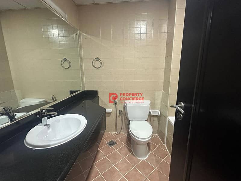 549 sqft I Balcony | 12 Cheques | Fully Furnished - Image 9