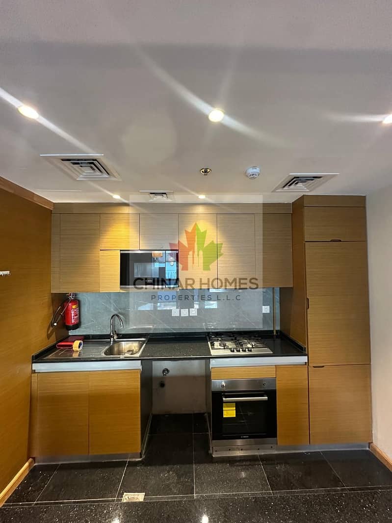 Spacious 2 Bedroom | 1,388 Sqft | With Garden | Luxury Wood Theme - Image 6