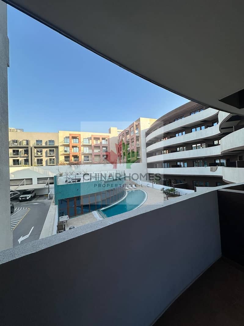 Spacious 2 Bedroom | 1,388 Sqft | With Garden | Luxury Wood Theme - Image 10