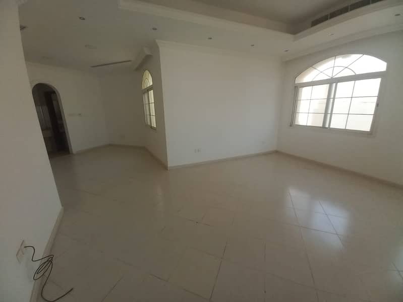 Spacious 4-BR Villa | For Rent | Al Warqa 2 - Image 9