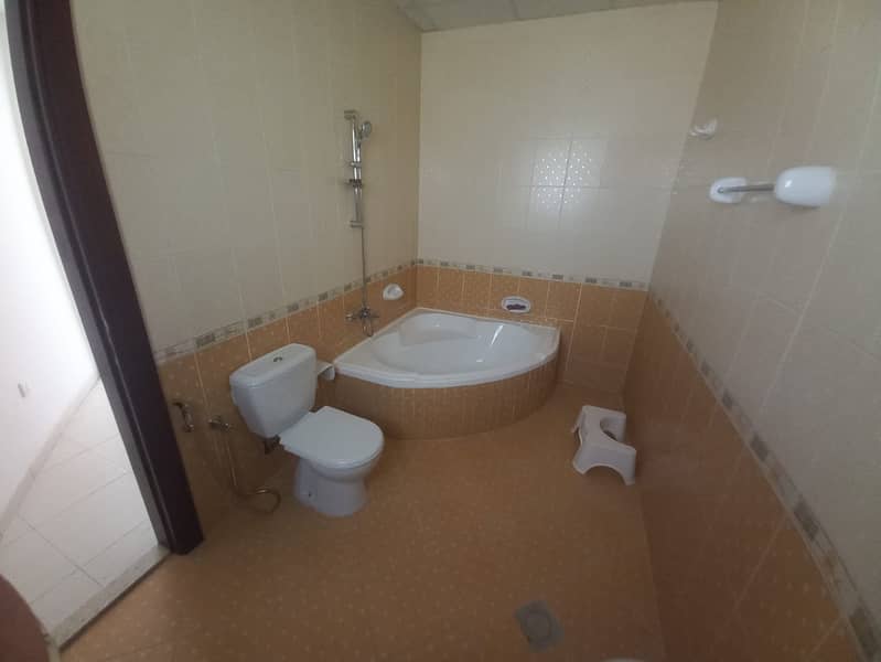 Spacious 4-BR Villa | For Rent | Al Warqa 2 - Image 18