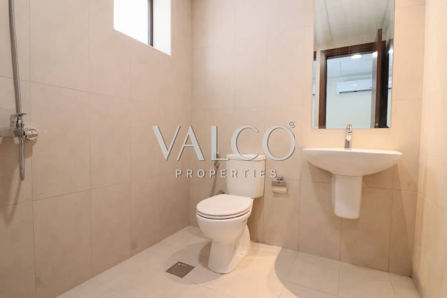 Vacant | Single Row | Middle Unit - Image 10