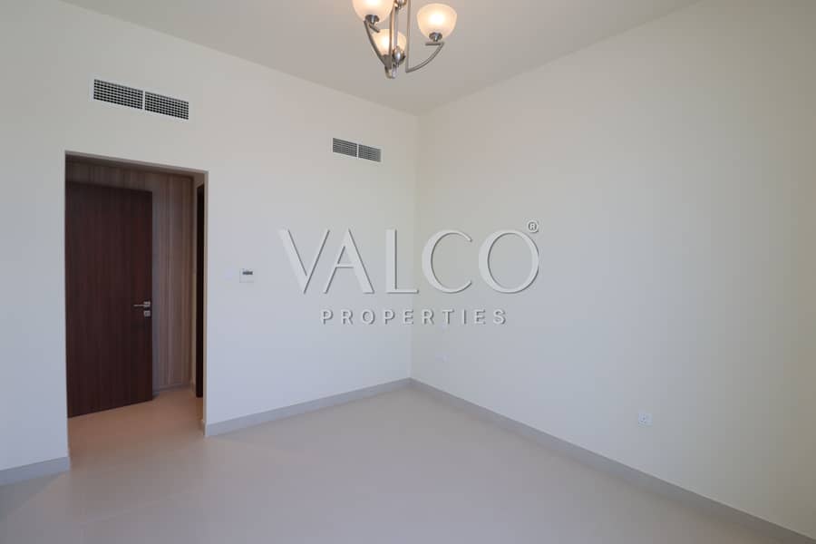 Vacant | Single Row | Middle Unit - Image 13