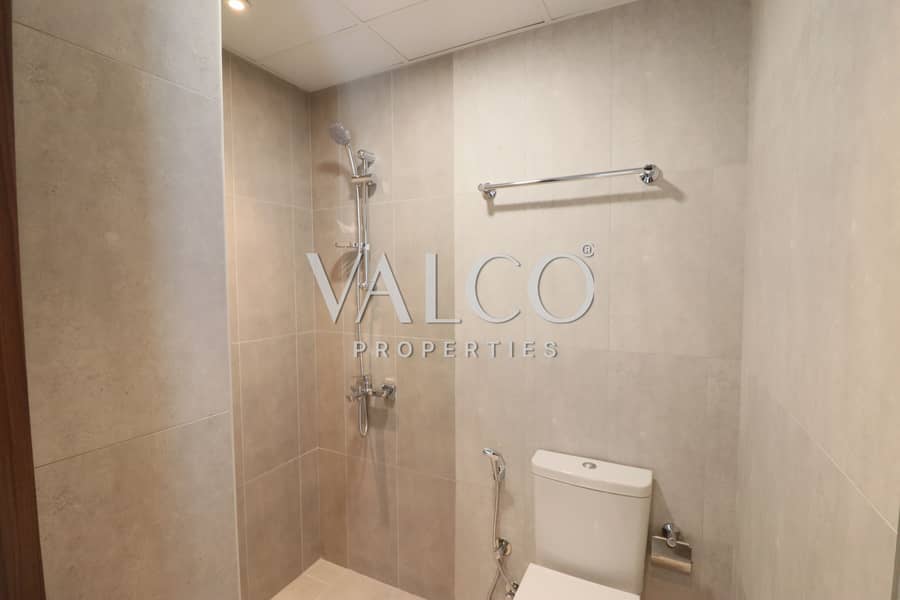 Vacant | Single Row | Middle Unit - Image 25