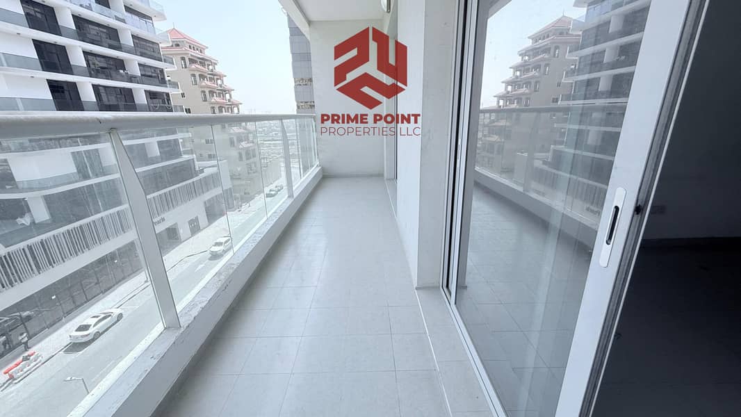 SPACIOUS LAYOUT | VERY BRIGHT /HIGH ROI