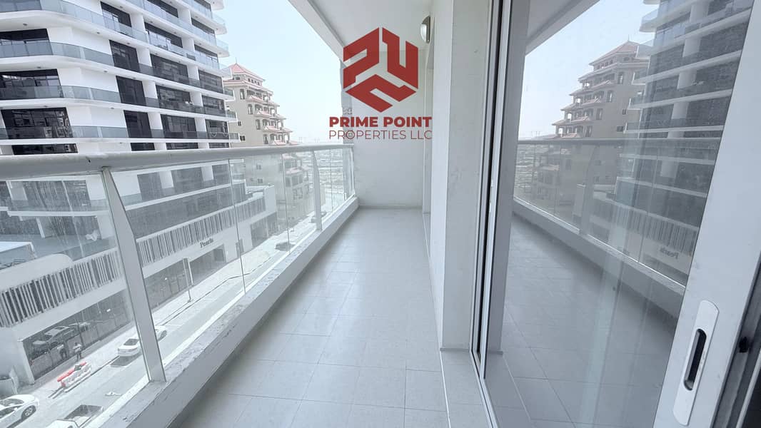 SPACIOUS LAYOUT | VERY BRIGHT /HIGH ROI