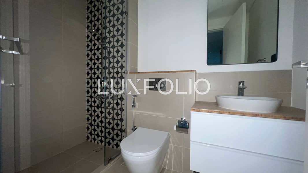 Community & Sky Line View | High Floor - Image 9