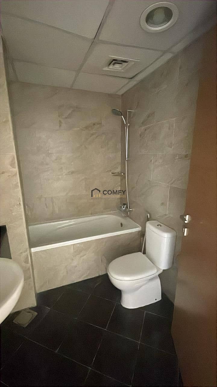 Best Big One Bedroom Apartment - Image 11