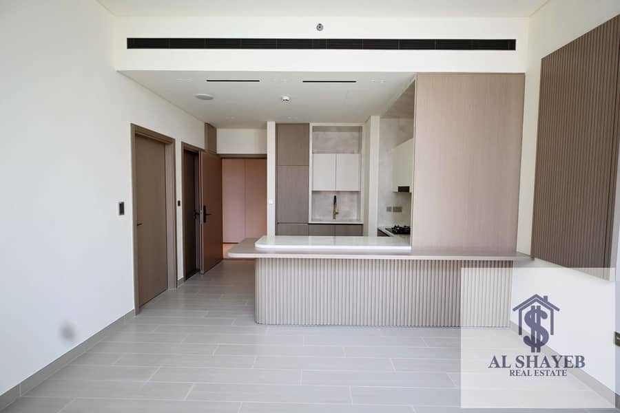 spacious 1-bedroom - Image 6