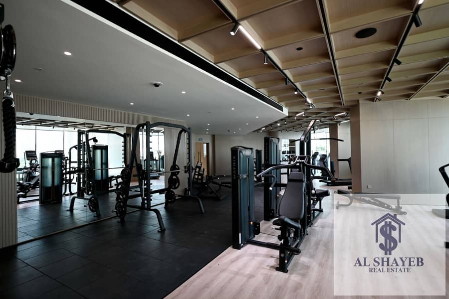 spacious 1-bedroom - Image 11