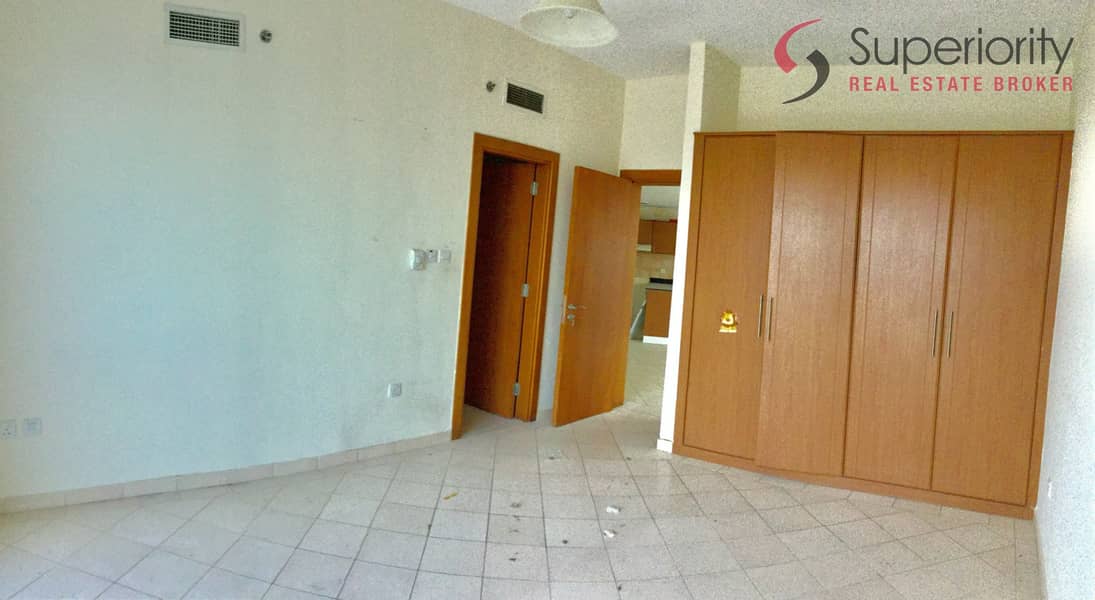 2BEDROOM / Parking / Rented - Image 9