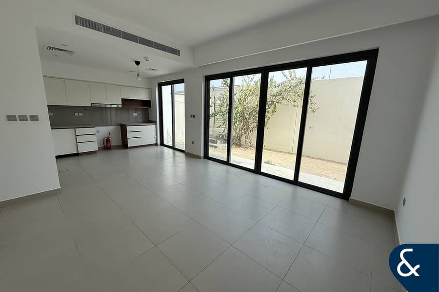 Vacant | End unit | Quiet location | 4 Beds