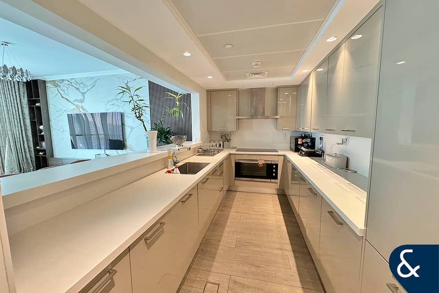 Private Beach | Upgraded | Vacant on Transfer - Image 8