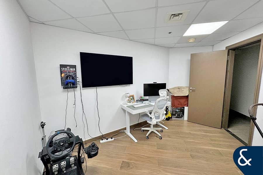 Private Beach | Upgraded | Vacant on Transfer - Image 20