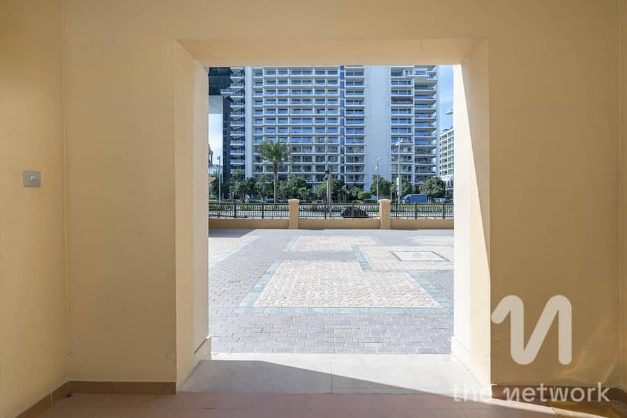 Large 3,700 Sqft Triplex Flat | 3 Bed | Car Garage - Image 24