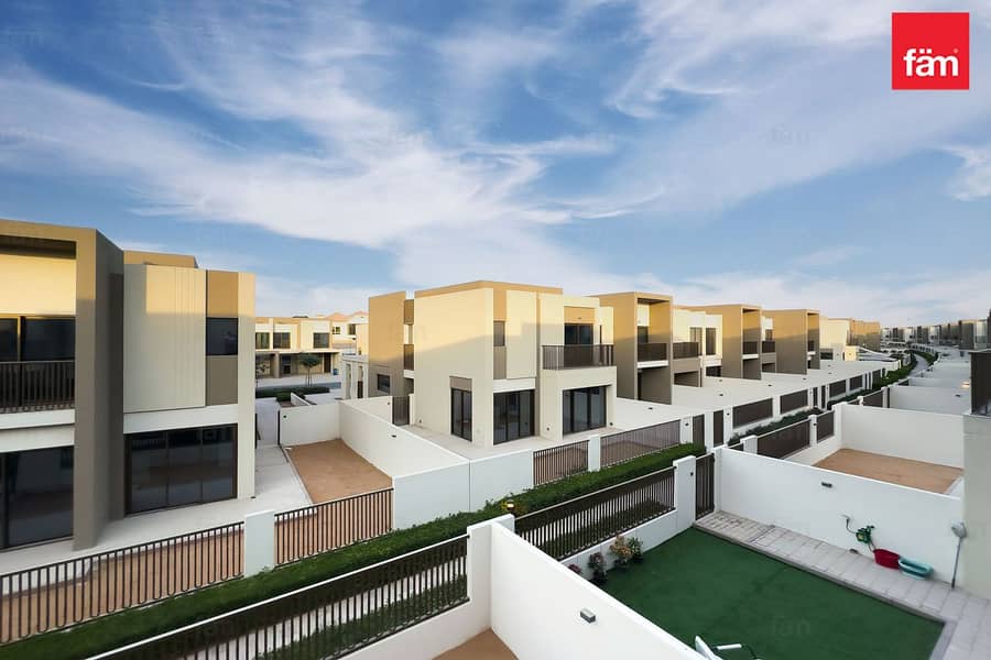 Specious, New Build,Vacant,Close to amenities