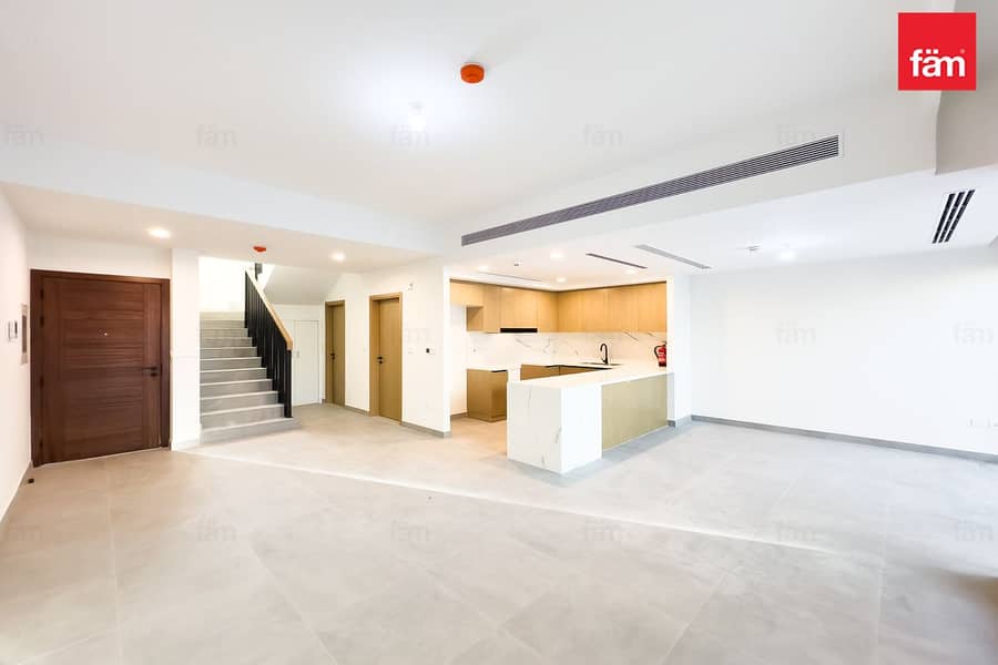 Specious, New Build,Vacant,Close to amenities