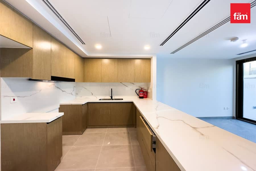 Specious, New Build,Vacant,Close to amenities