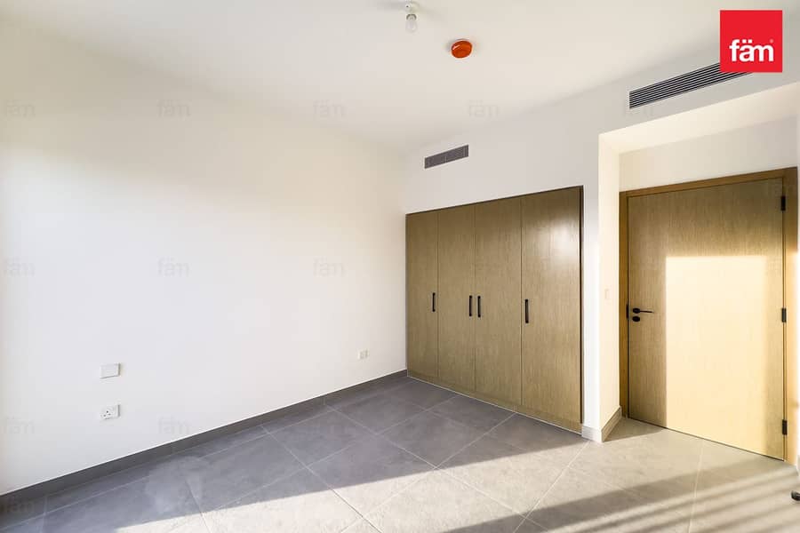 Specious, New Build,Vacant,Close to amenities