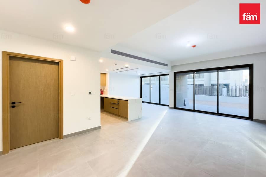 Specious, New Build,Vacant,Close to amenities - Image 24