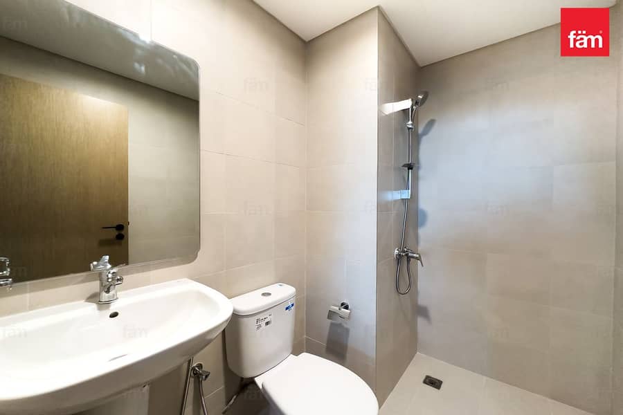 Specious, New Build,Vacant,Close to amenities - Image 25