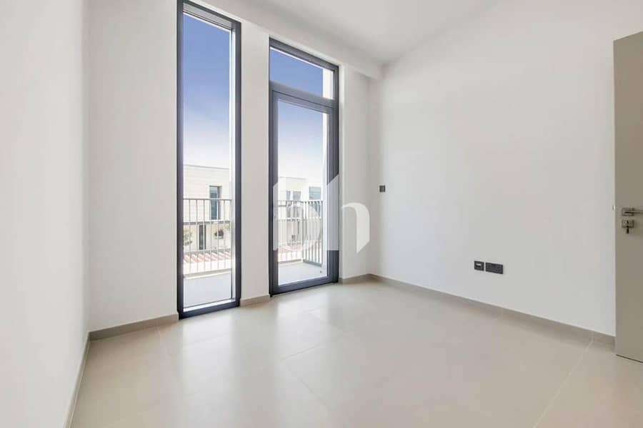 Near Pool and Park | Internal Location