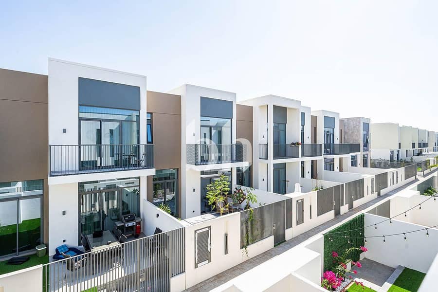 Near Pool and Park | Internal Location - Image 8