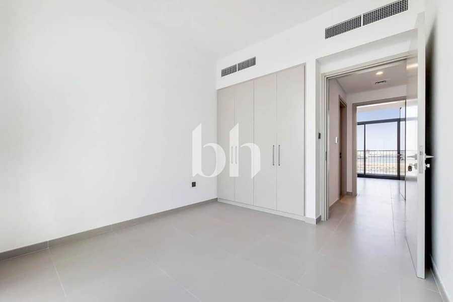 Near Pool and Park | Internal Location - Image 10
