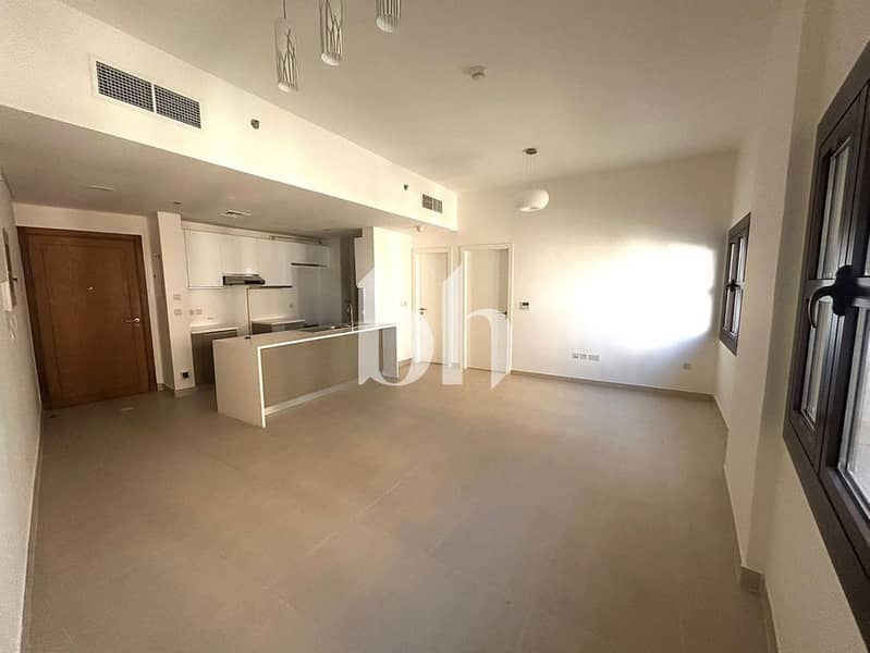 Spacious | One Bedroom | Golf Community Living