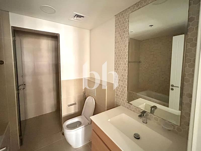 Spacious | One Bedroom | Golf Community Living - Image 7