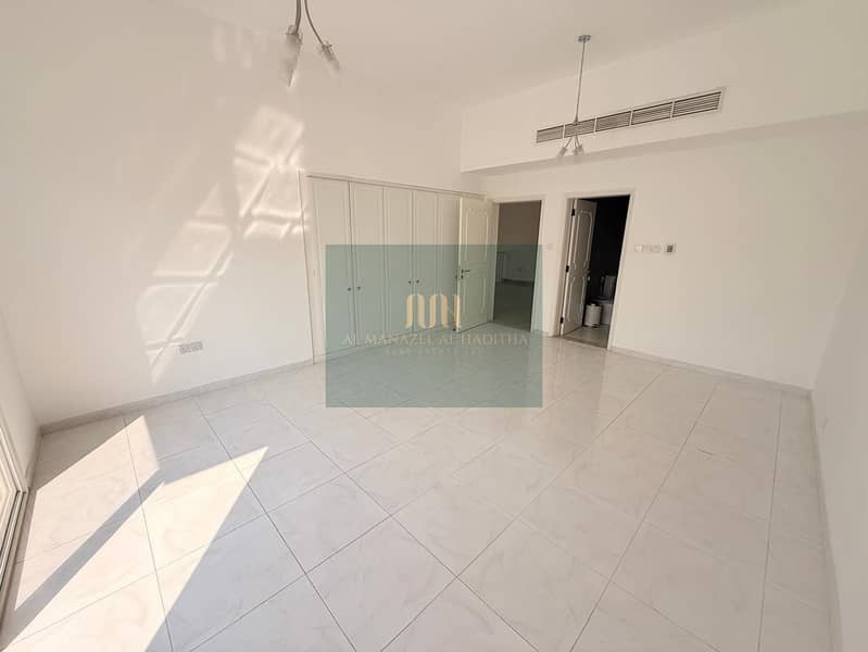 INDEPENDENT VILLA | 5 BEDROOM+ MAIDS with PRIVATE GARDEN - Image 10