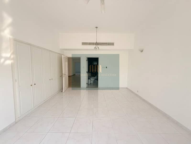 INDEPENDENT VILLA | 5 BEDROOM+ MAIDS with PRIVATE GARDEN - Image 11