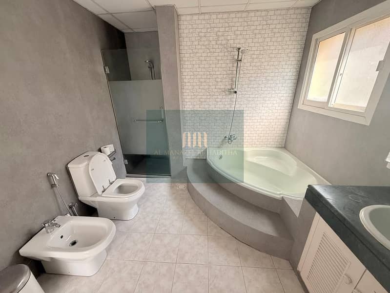 INDEPENDENT VILLA | 5 BEDROOM+ MAIDS with PRIVATE GARDEN - Image 12