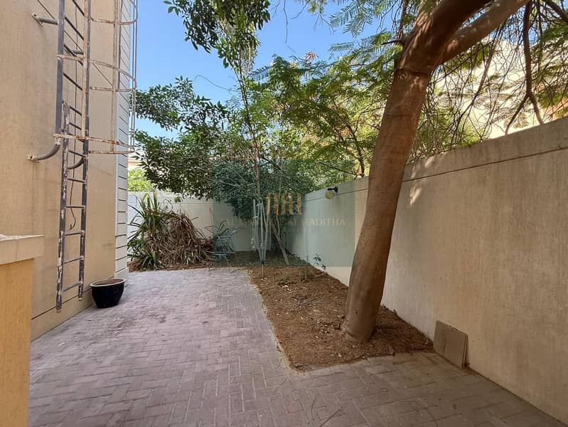 INDEPENDENT VILLA | 5 BEDROOM+ MAIDS with PRIVATE GARDEN - Image 25