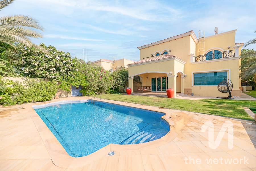 Single Row | Legacy | Private Pool | Vacant Now - Image 18