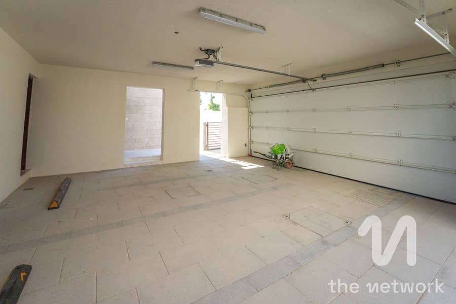 Private Pool | Ready to Move | Landscaped Garden - Image 10