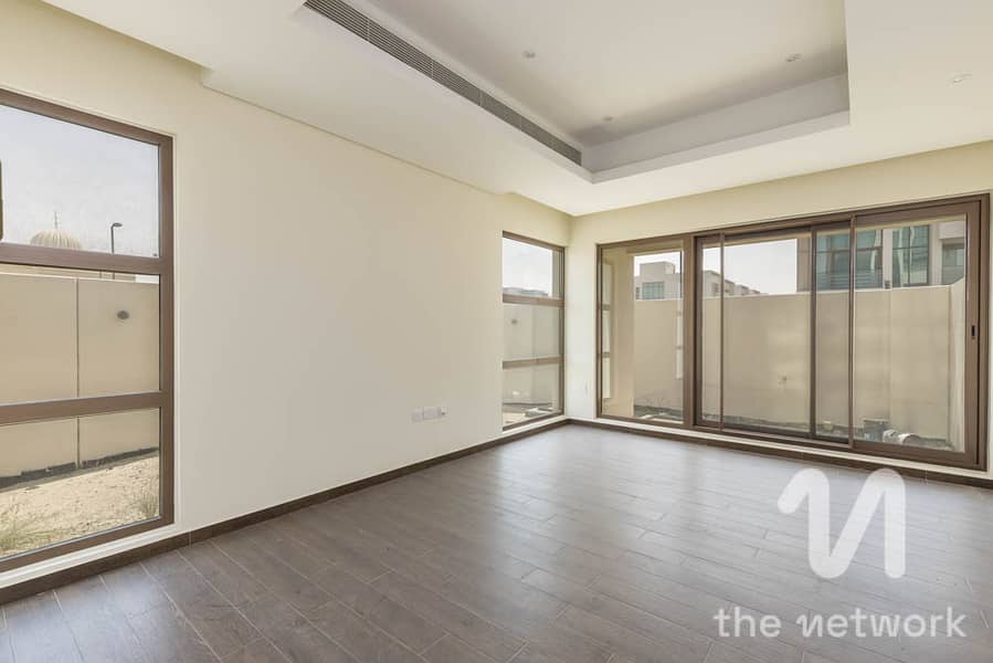 Vacant Soon | Single Row | Landscaped - Image 7