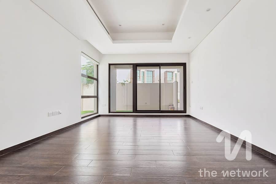 Ready To Move In | Well Maintained | Spacious - Image 9