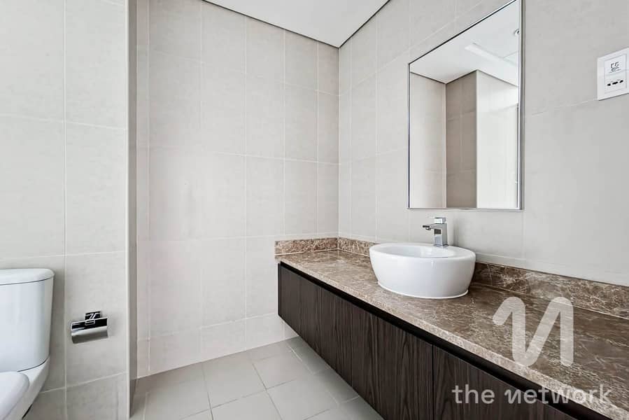 Ready To Move In | Well Maintained | Spacious - Image 10