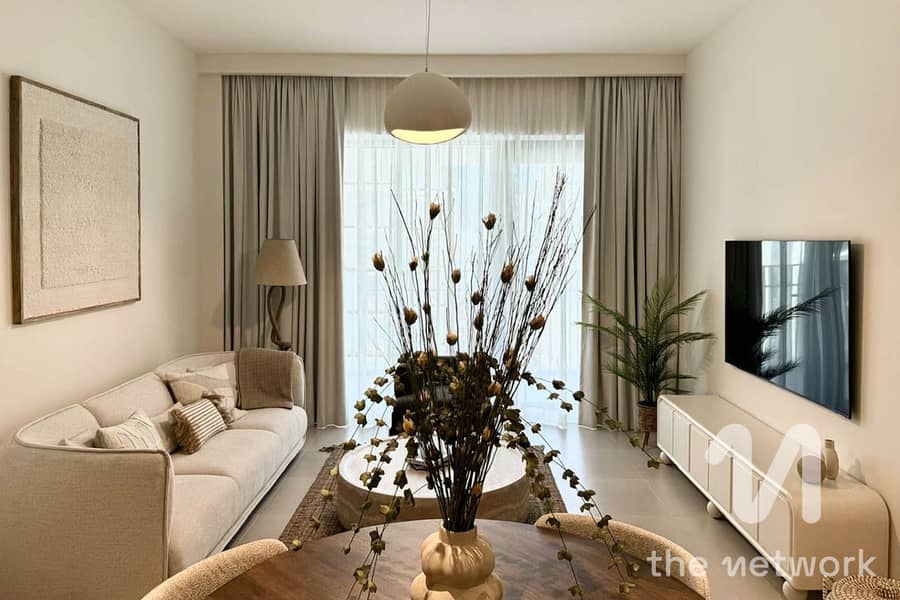 Luxurious Furnished | Near the Beach | Renovated - Image 11